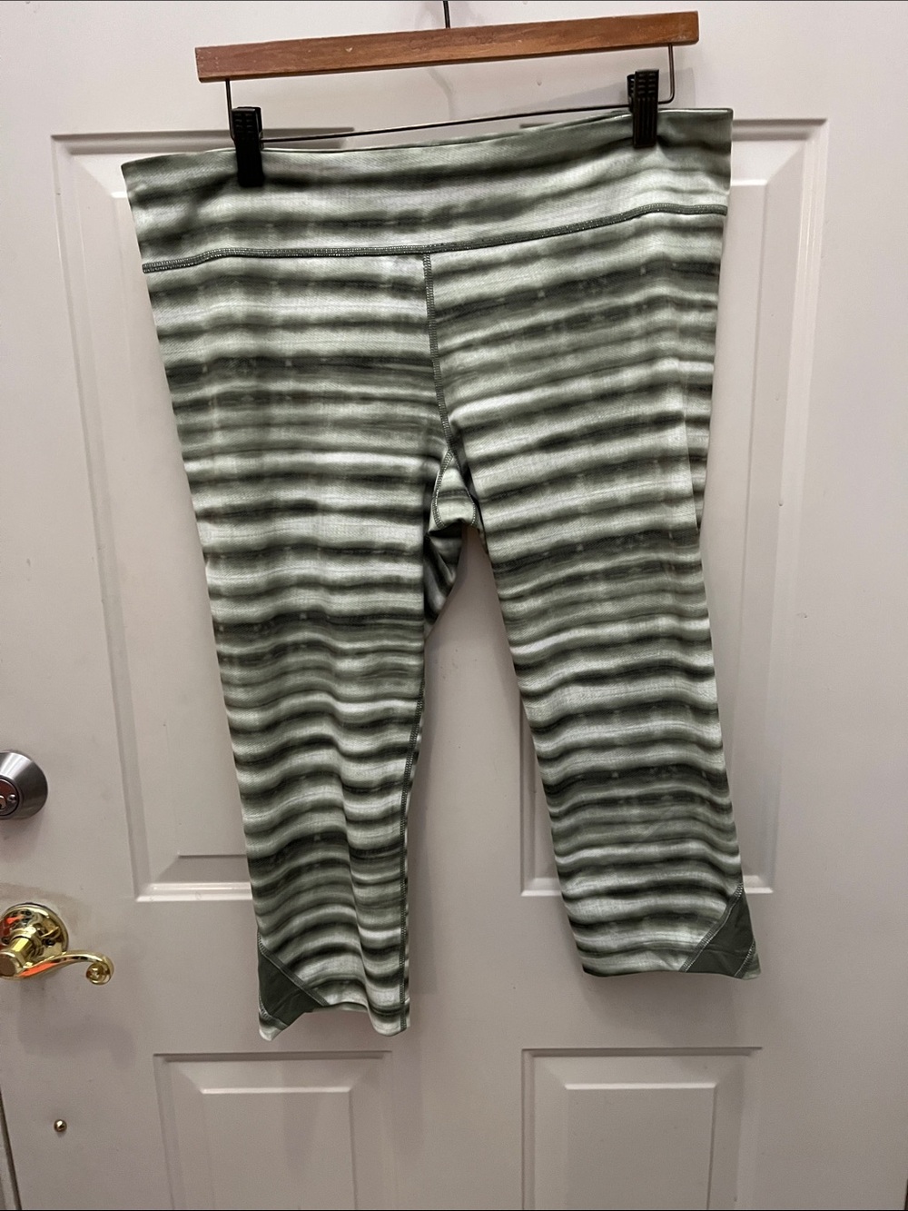 Women’s Green Striped Capri Leggings